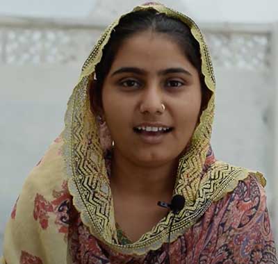 Apprentice learning tailoring in vocational unit